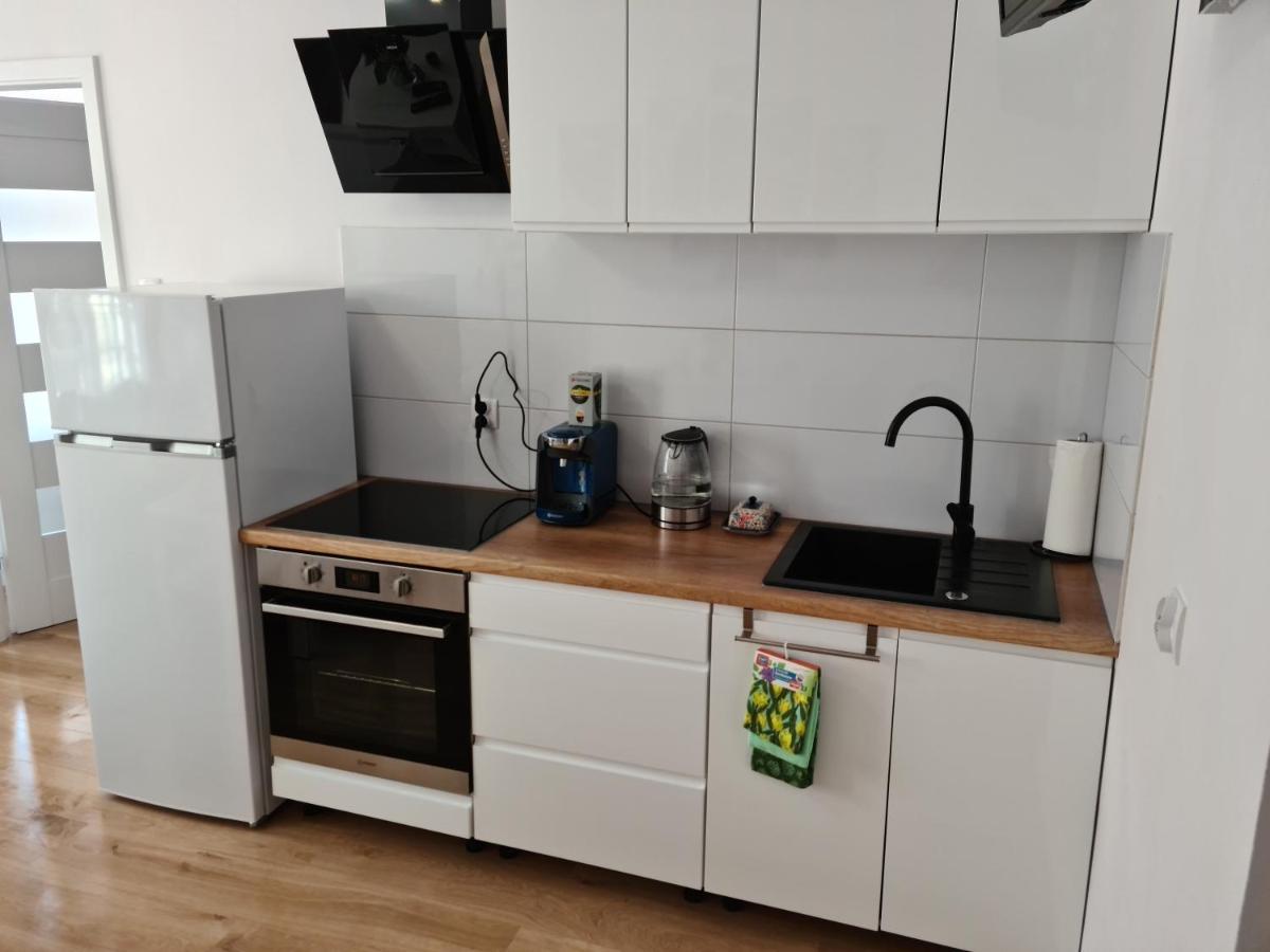 Apartament De Luxe Emily Jelenia Góra Buitenkant foto